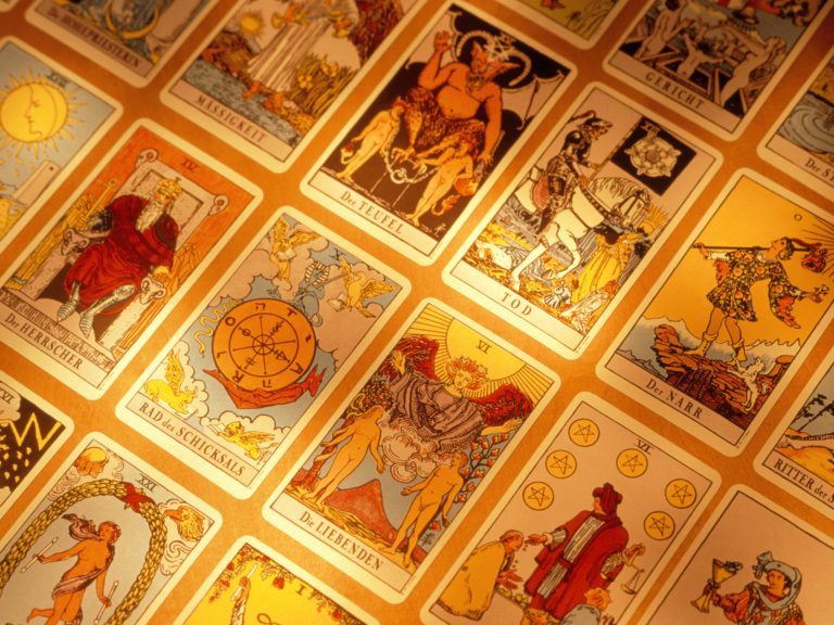 Tarot Comment tirer les cartes? HelloVoyance.fr